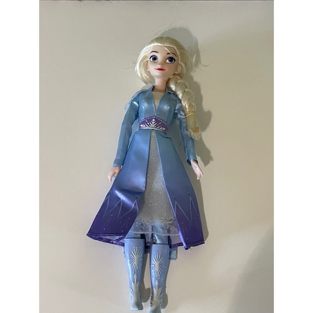 Elsa Disney Store Singing Doll – Frozen 2 – 11'' Used - Picture 6 of 9